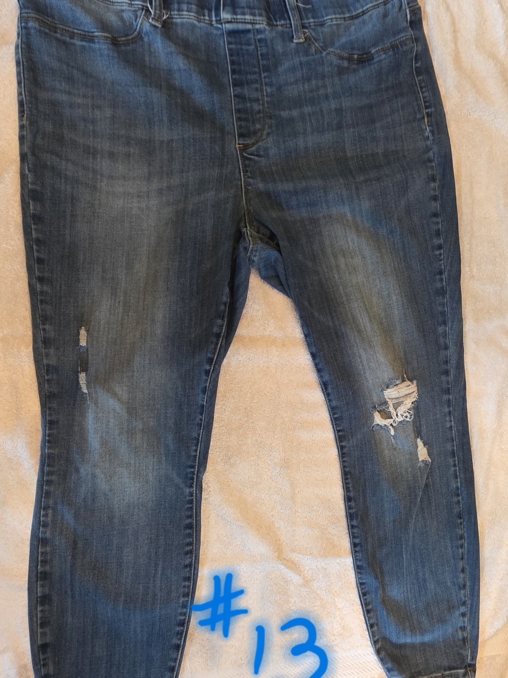 Judy Blue 22W Distressed Skinny Jeggings